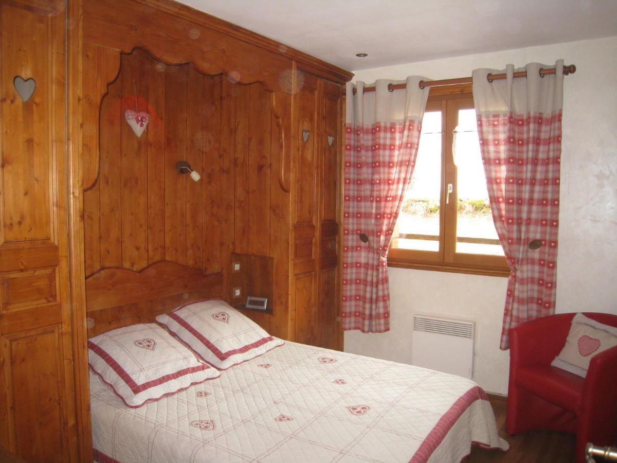 Charming Chalet In Ventron With Terrace Bagian luar foto