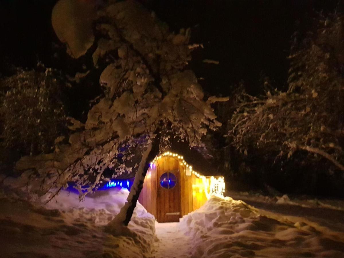 Charming Chalet In Ventron With Terrace Bagian luar foto