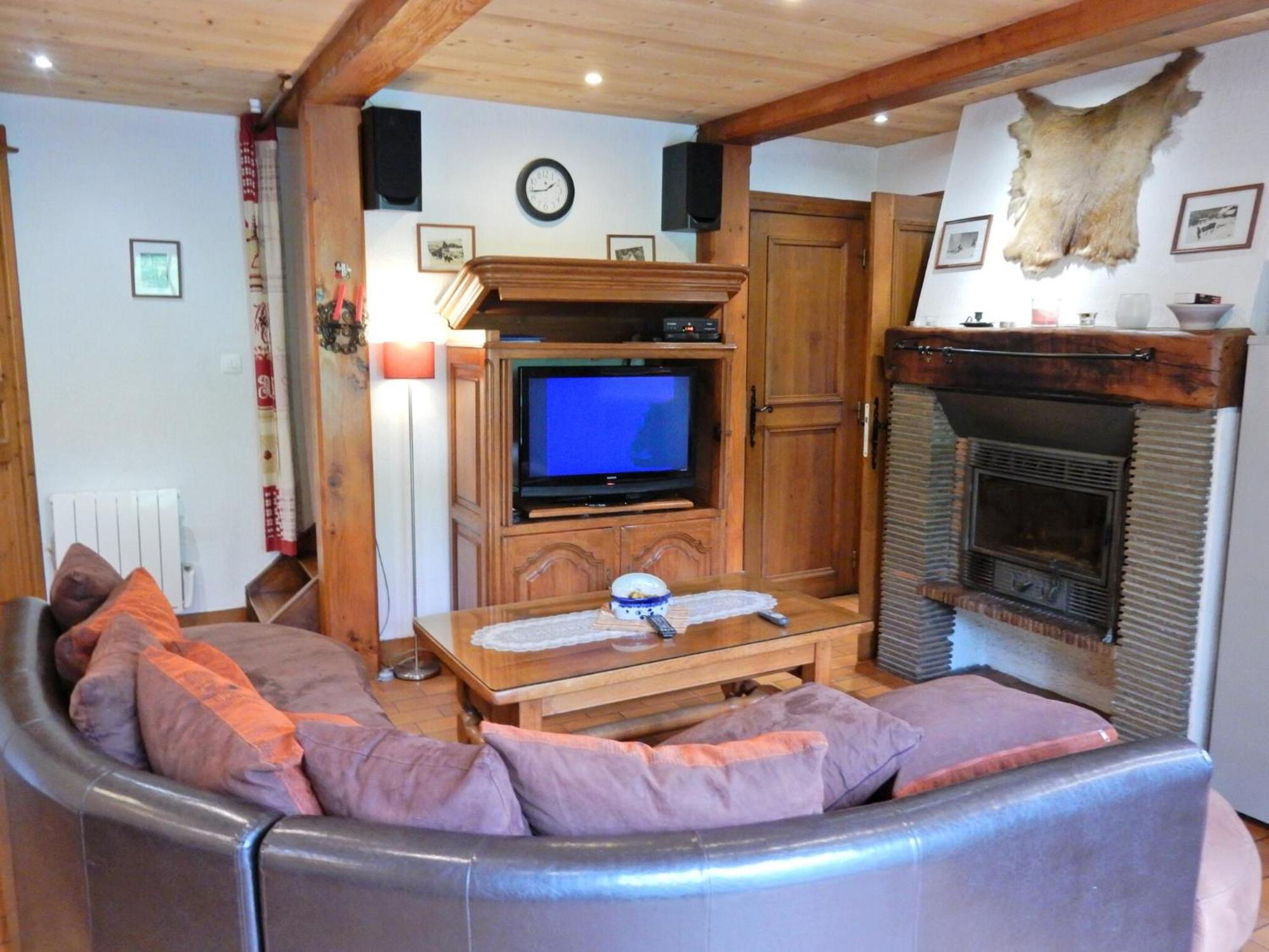 Charming Chalet In Ventron With Terrace Bagian luar foto