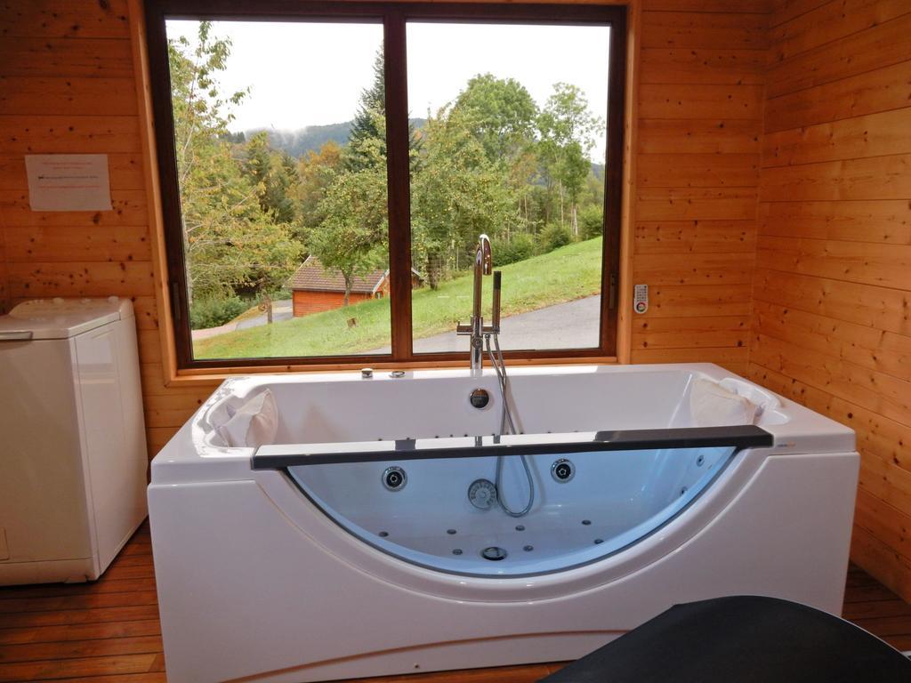 Charming Chalet In Ventron With Terrace Bagian luar foto